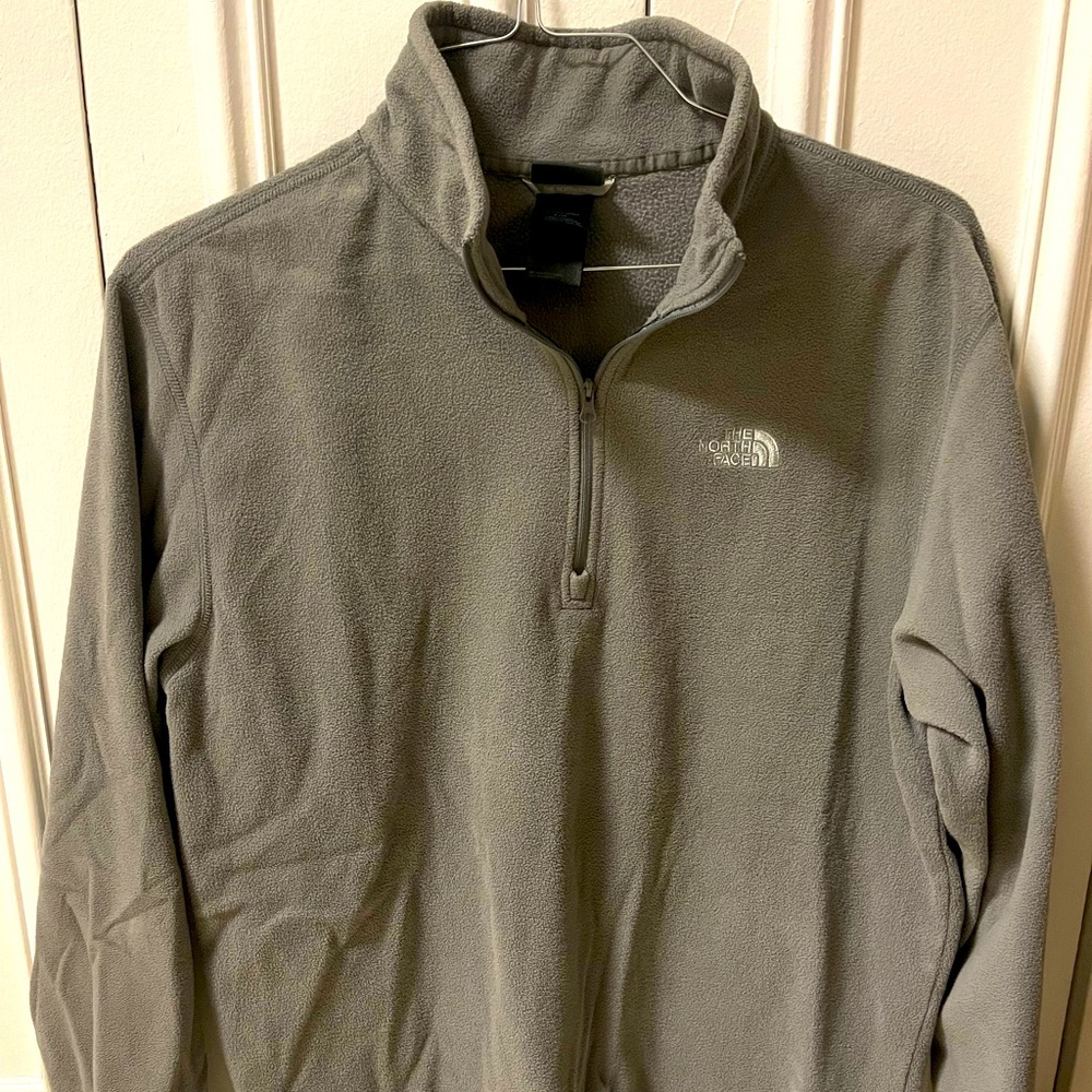 North Face Quarter Zip. Gray. Size Large. 100% Polyester.